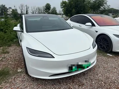 Tesla Model 3 2024, 36000 км, за 148000 CNY
