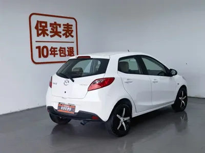 Mazda 2 2015, 135000 км, за 12900 CNY