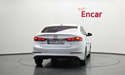 Hyundai Avante 2017, 99780 км, за 10900000 KRW