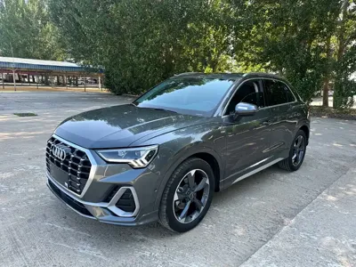 Audi Q3 2022, 46000 км, за 181800 CNY