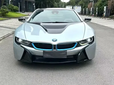 BMW i8 2018, 120000 км, за 339799 CNY