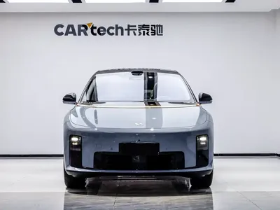 Li Auto 理想i8 2025, 8800 км, за 278800 CNY