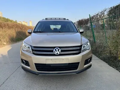 Volkswagen Tiguan 2012, 100000 км, за 24800 CNY
