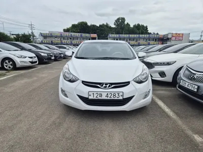 Hyundai Avante · 2012 год