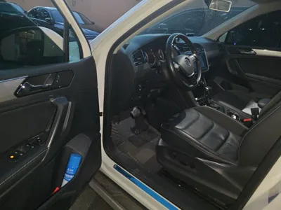Volkswagen Tiguan L 2019, 80800 км, за 83537.42 CNY - фото 17