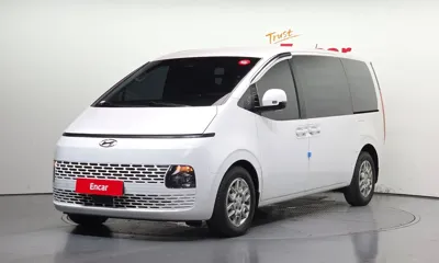 Hyundai Staria · 2023 год