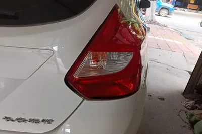Ford Focus 2012, 92200 км, за 34343.23 CNY - фото 9