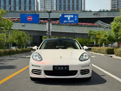 Porsche Panamera 2015, 106000 км, за 188000 CNY