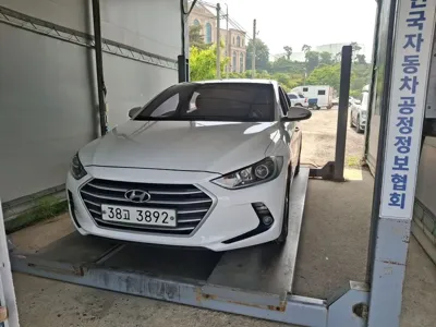 Hyundai Avante · 2016 год
