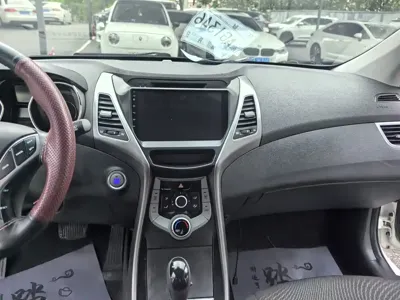 Hyundai Elantra Langdong 2017, 99000 км, за 26000 CNY - фото 13