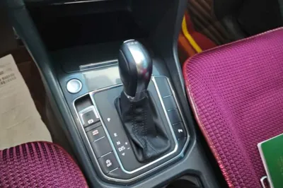 Volkswagen Golf Sportsvan 2016, 67500 км, за 55709.36 CNY - фото 15