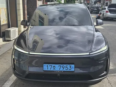 Tesla Model Y · 2026 год