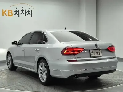 Volkswagen Passat 2018, 93635 км, за 7900000 KRW