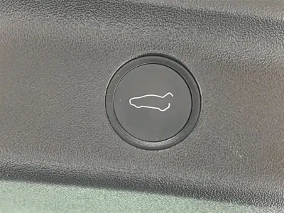Tesla Model Y 2021, 75000 км, за 134800 CNY - фото 12