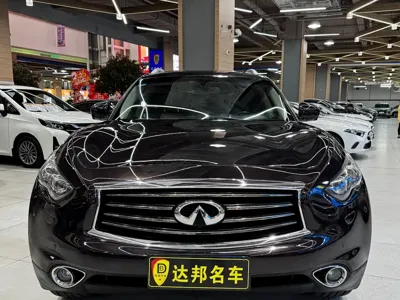Infiniti QX70 2015, 150000 км, за 95000 CNY