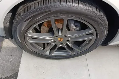 Porsche Cayenne E-Hybrid 2023, 50000 км, за 499474.38 CNY - фото 8