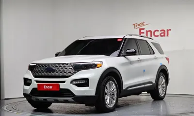 Ford Explorer · 2022 год