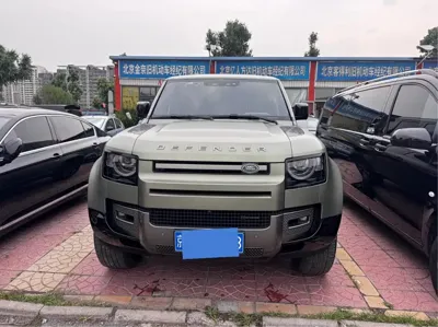 Land Rover Defender 2022, 41000 км, за 518000 CNY