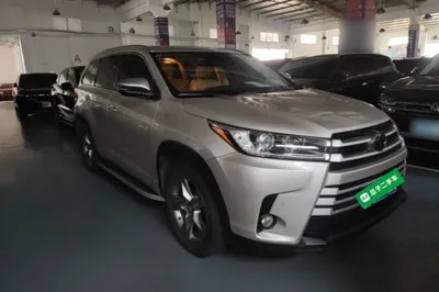 Toyota Highlander 2018, 37900 км, за 168256.54 CNY