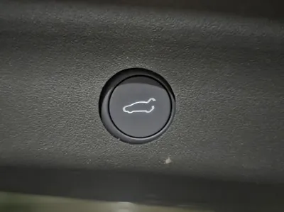 Tesla Model Y 2025, 6000 км, за 50430000 KRW - фото 8
