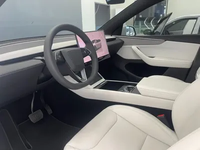 Tesla Model Y 2026, 500 км, за 37600000 KRW - фото 9