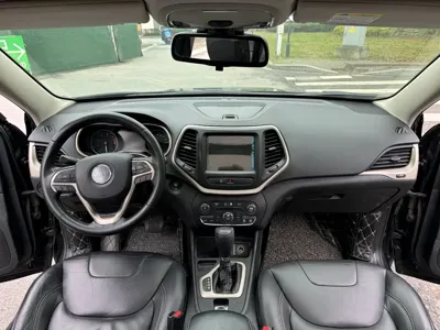 Jeep Cherokee 2017, 72000 км, за 28500 CNY - фото 8