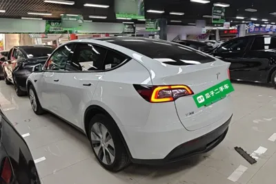 Tesla Model Y 2022, 57400 км, за 190315.95 CNY