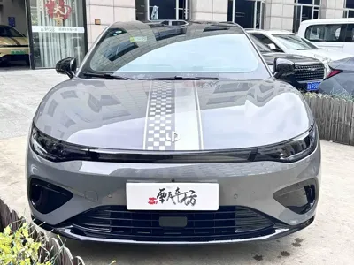 Leapmotor 零跑Lafa5 2025, 4000 км, за 89800 CNY