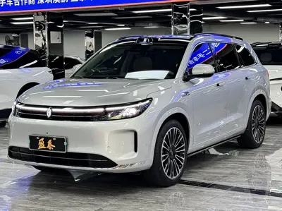 AITO 问界 AITO M7 · 2025 год