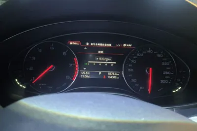 Audi A6L 2018, 104300 км, за 112268.46 CNY - фото 12