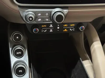 Ferrari GTC4 Lusso 2018, 31400 км, за 190000000 KRW - фото 17