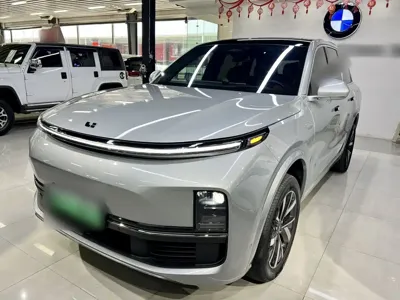 Li Auto Li L8 · 2023 год
