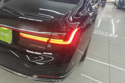 BMW 7 Series 2019, 121000 км, за 272882.11 CNY - фото 9