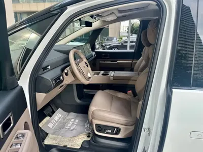 Li Auto Li MEGA 2025, 23500 км, за 473800 CNY - фото 8