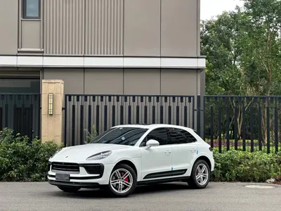 Porsche Macan · 2023 год