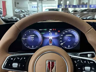 Hongqi Hongqi H9 2025, 3700 км, за 218800 CNY
