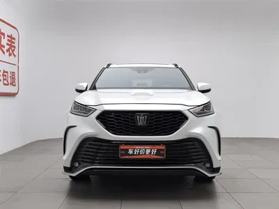 Toyota Crown Kluger 2023, 29900 км, за 179800 CNY