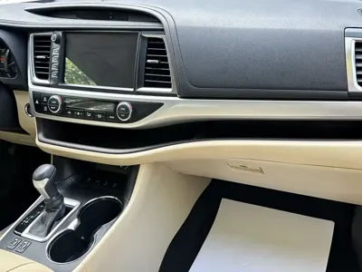 Toyota Highlander 2018, 123800 км, за 115800 CNY - фото 11