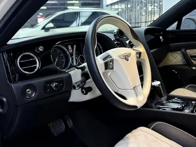 Bentley Flying Spur 2019, 40000 км, за 1020000 CNY - фото 6