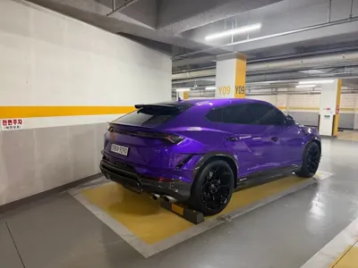 Lamborghini Urus 2023, 13000 км, за 379360000 KRW