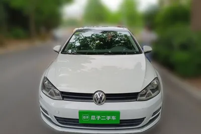 Volkswagen Golf 2016, 115600 км, за 40896.58 CNY