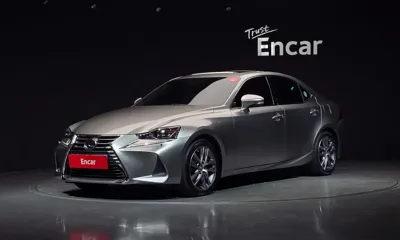 Lexus IS · 2017 год