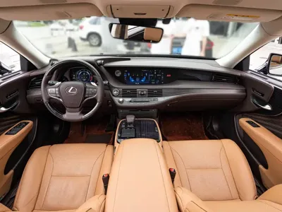 Lexus LS 2019, 145000 км, за 229600 CNY - фото 13