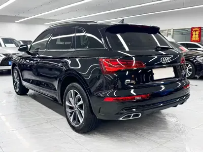 Audi Q5L 2024, 7000 км, за 218500 CNY
