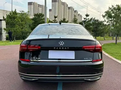 Volkswagen Passat 2021, 100000 км, за 87300 CNY - фото 9
