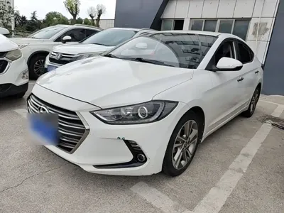 Hyundai Elantra · 2018 год