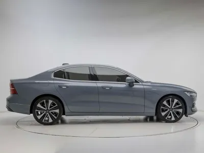 Volvo S60 2023, 25263 км, за 38000000 KRW