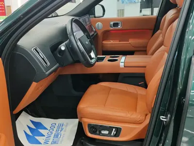 Li Auto Li L8 2023, 94000 км, за 178800 CNY