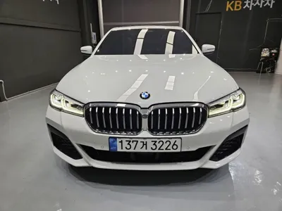 BMW 5-Series 2023, 80211 км, за 35500000 KRW