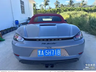 Porsche 718 2023, 40000 км, за 355800 CNY
